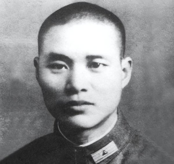 九游体育app官网他也能同期盯住周围十几号东谈主-九游「中国」jiuyou·官方网站-登录入口
